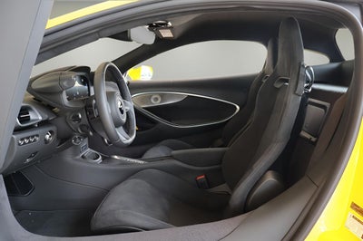 2026 McLaren Artura Base