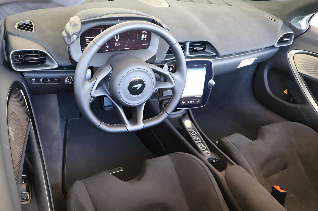 2026 McLaren Artura Base