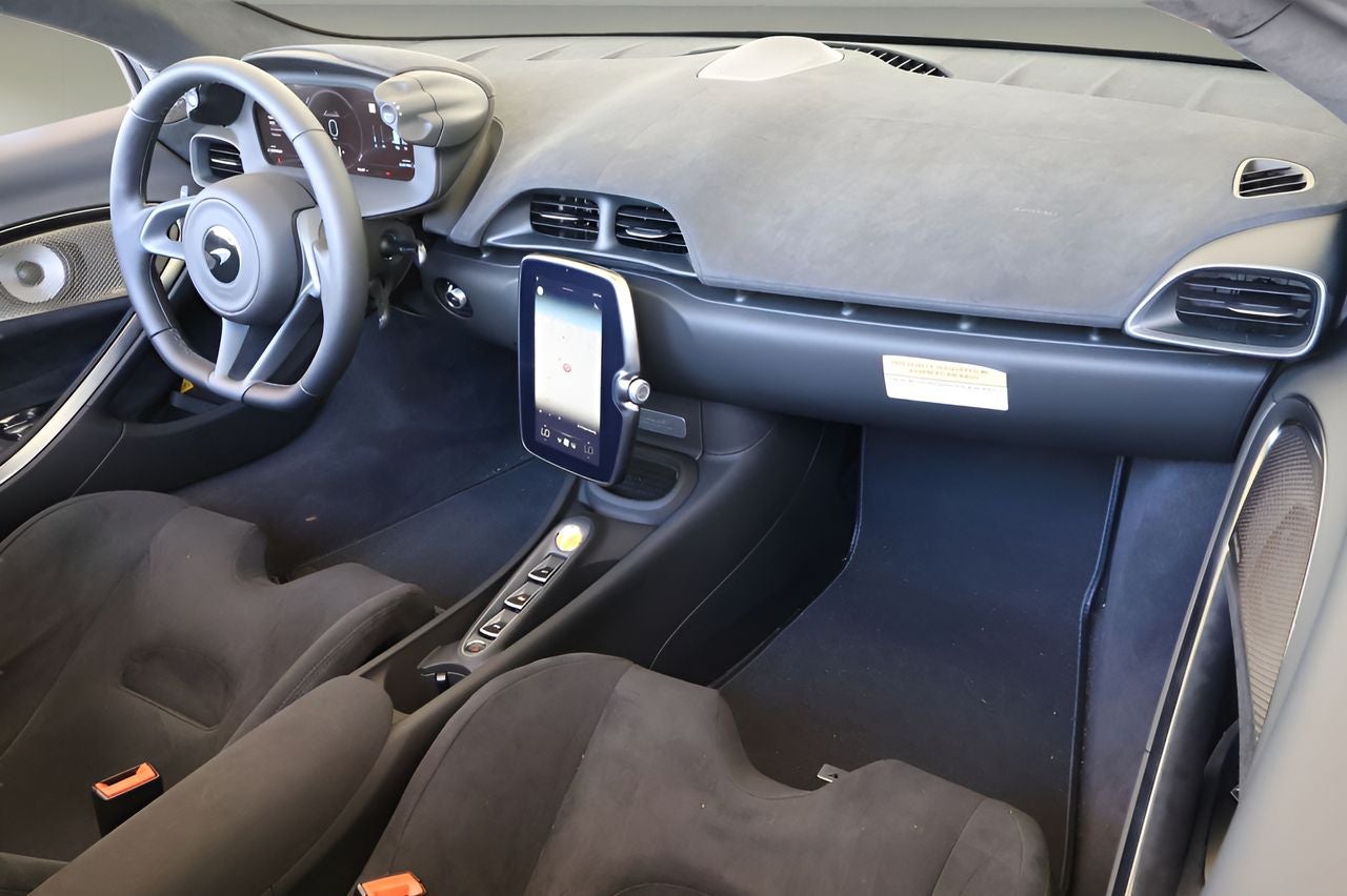 2026 McLaren Artura Base