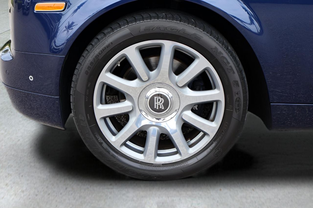 2016 Rolls-Royce Phantom Base