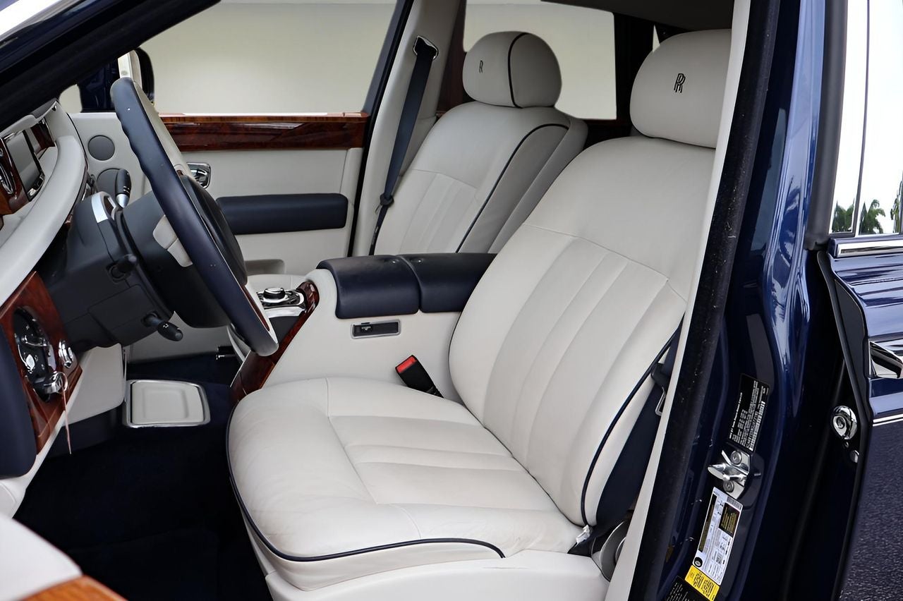 2016 Rolls-Royce Phantom Base