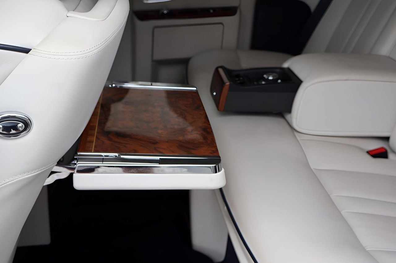 2016 Rolls-Royce Phantom Base