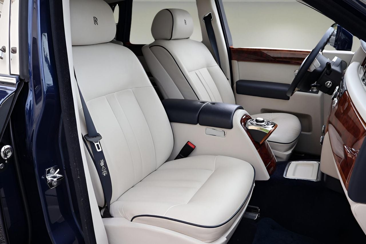 2016 Rolls-Royce Phantom Base