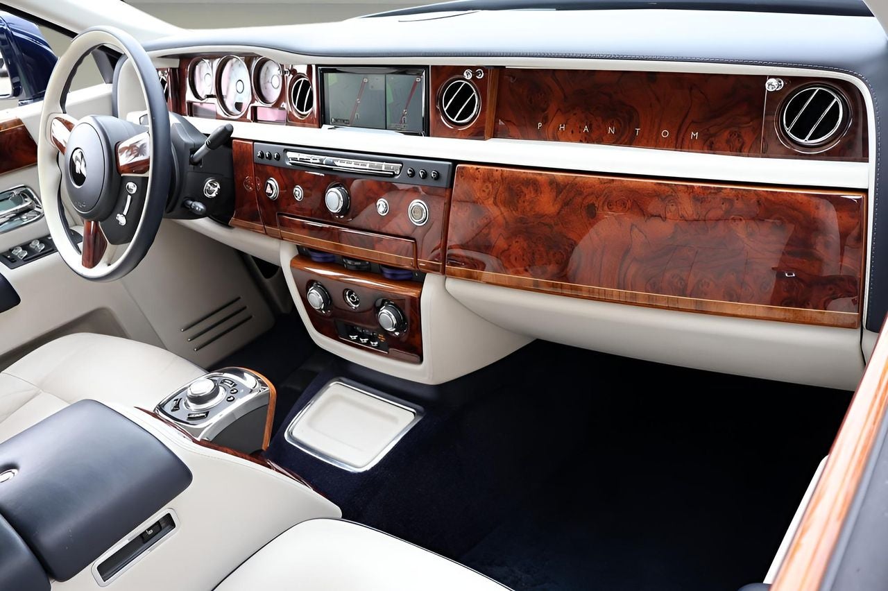 2016 Rolls-Royce Phantom Base