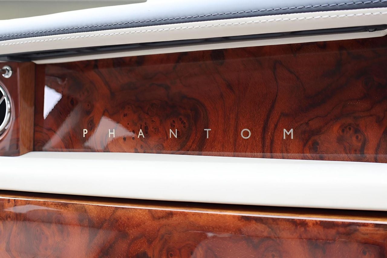 2016 Rolls-Royce Phantom Base
