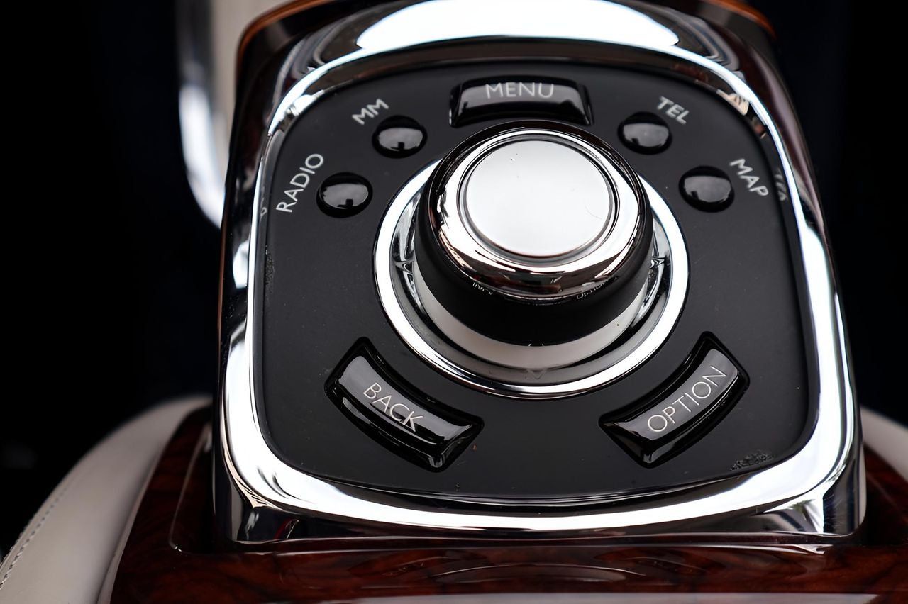 2016 Rolls-Royce Phantom Base