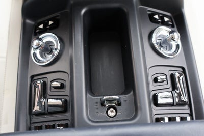 2016 Rolls-Royce Phantom Base