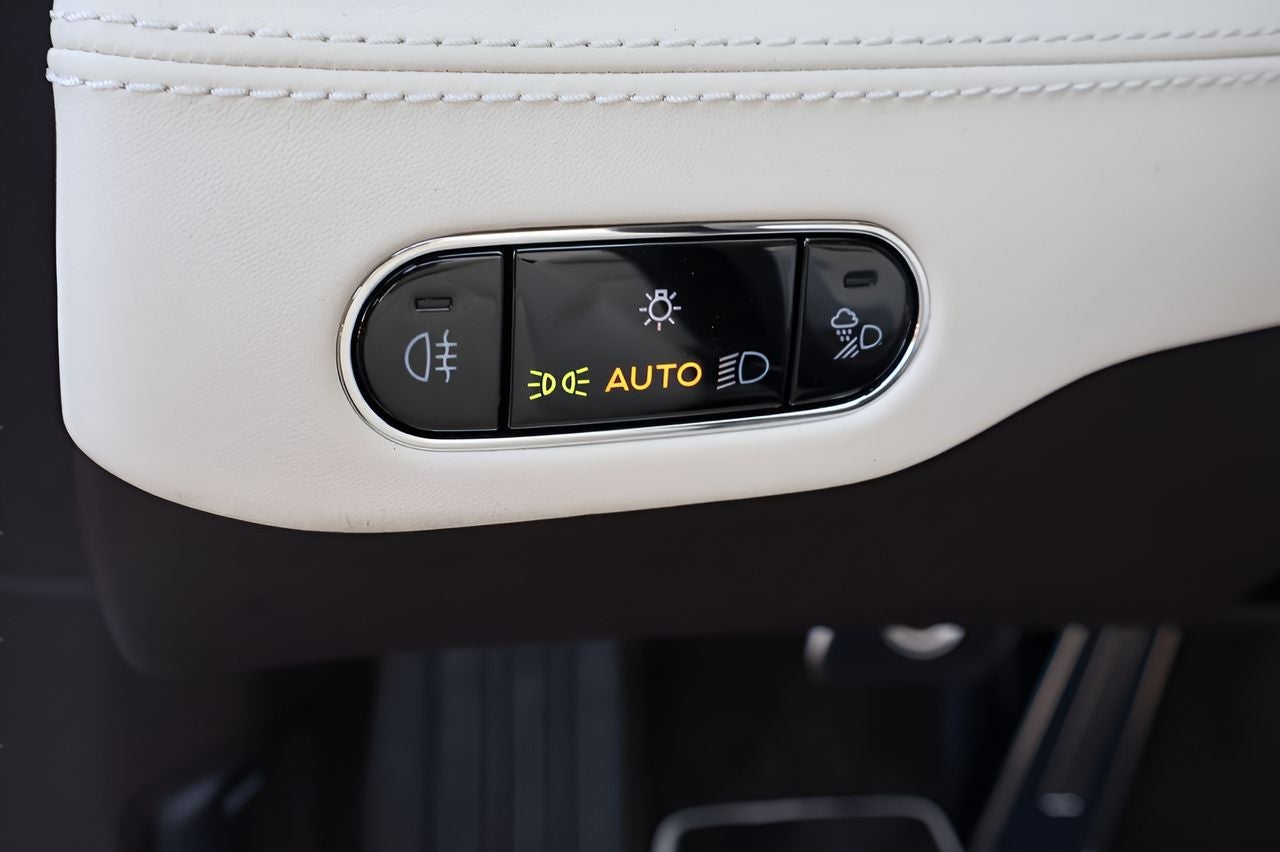 2026 Bentley Azure Base
