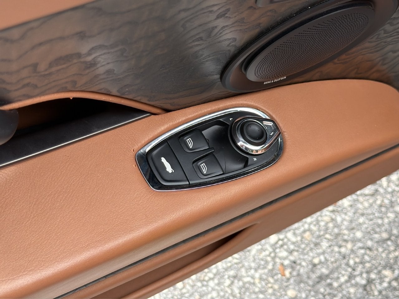 2020 Aston Martin DB11 Volante