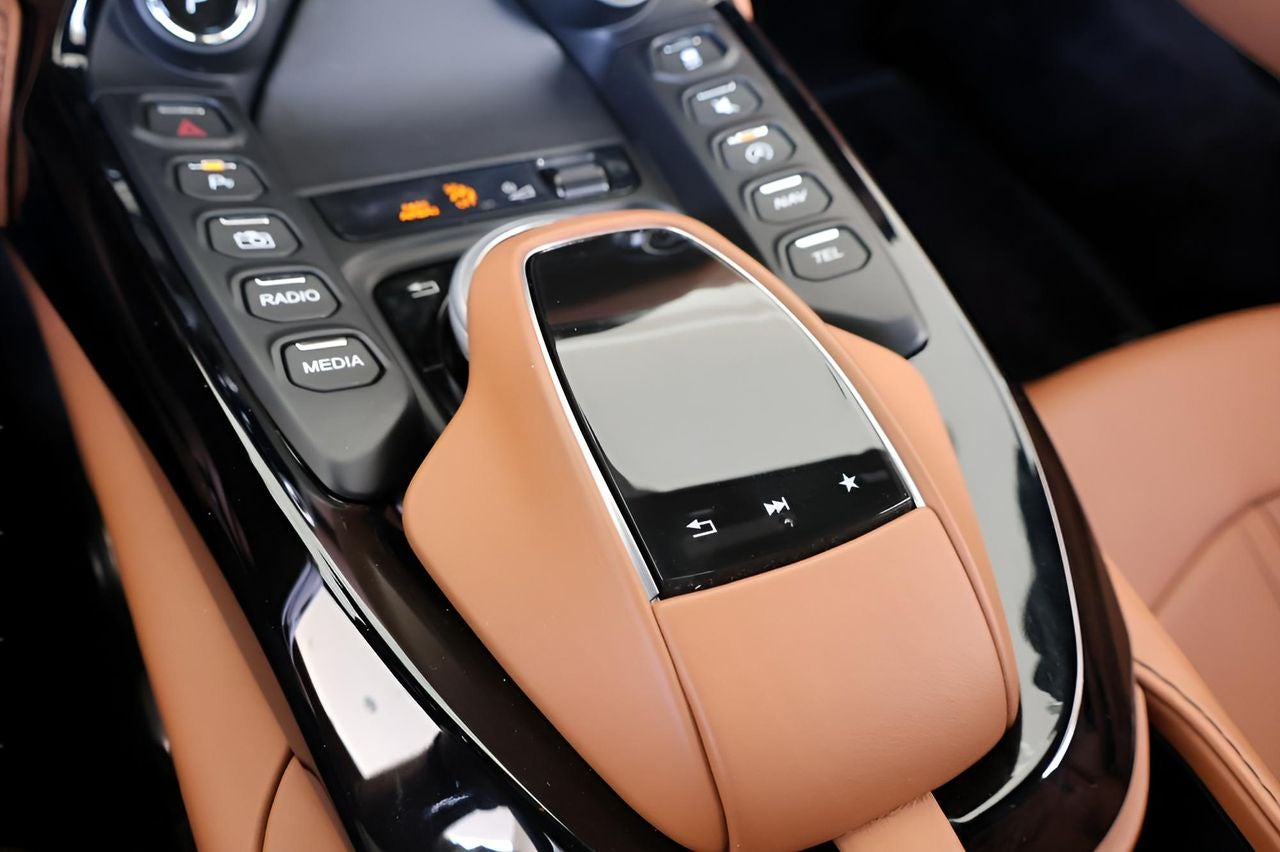 2023 Aston Martin Vantage Base