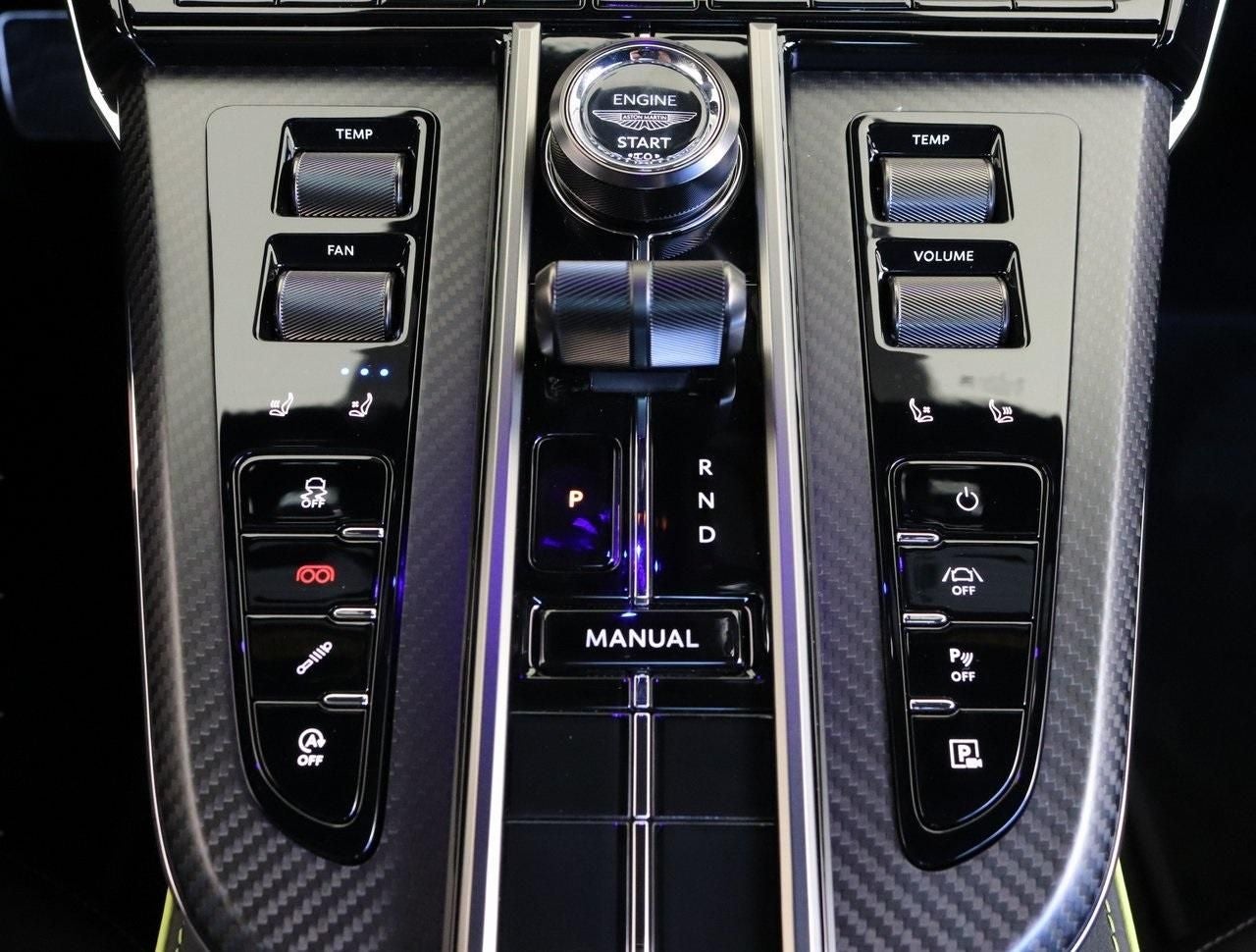 2025 Aston Martin Vantage Base