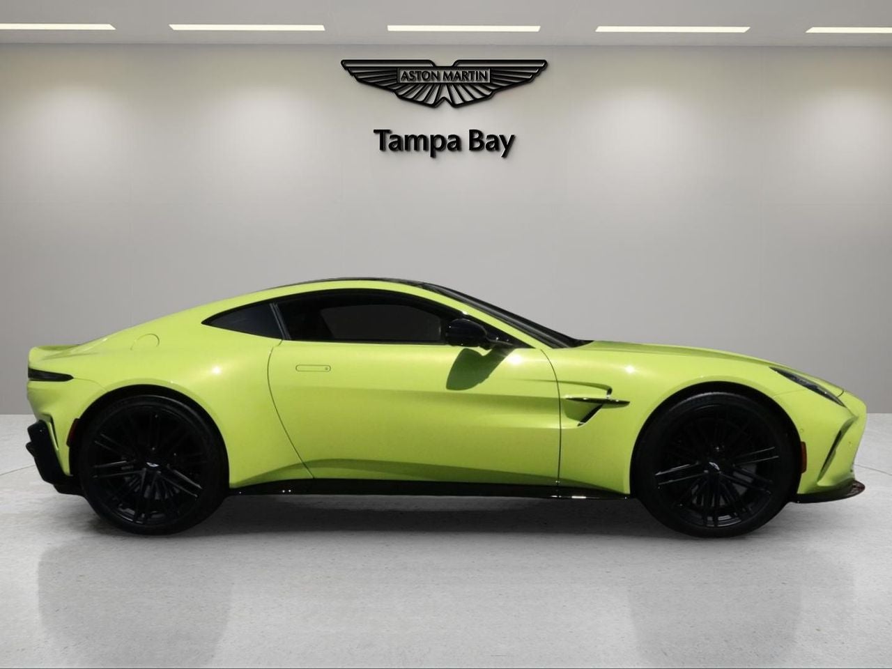 2025 Aston Martin Vantage Base