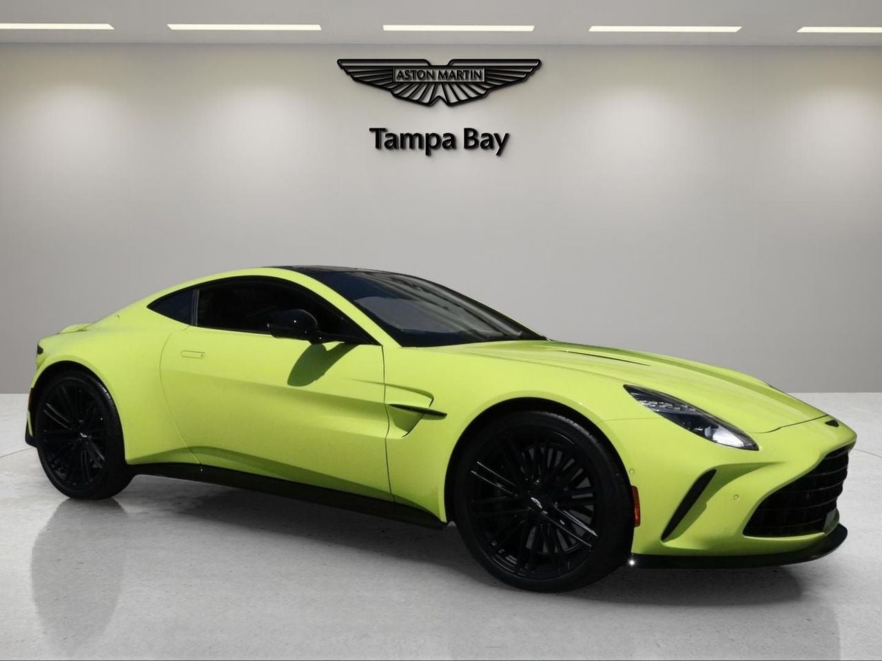 2025 Aston Martin Vantage Base
