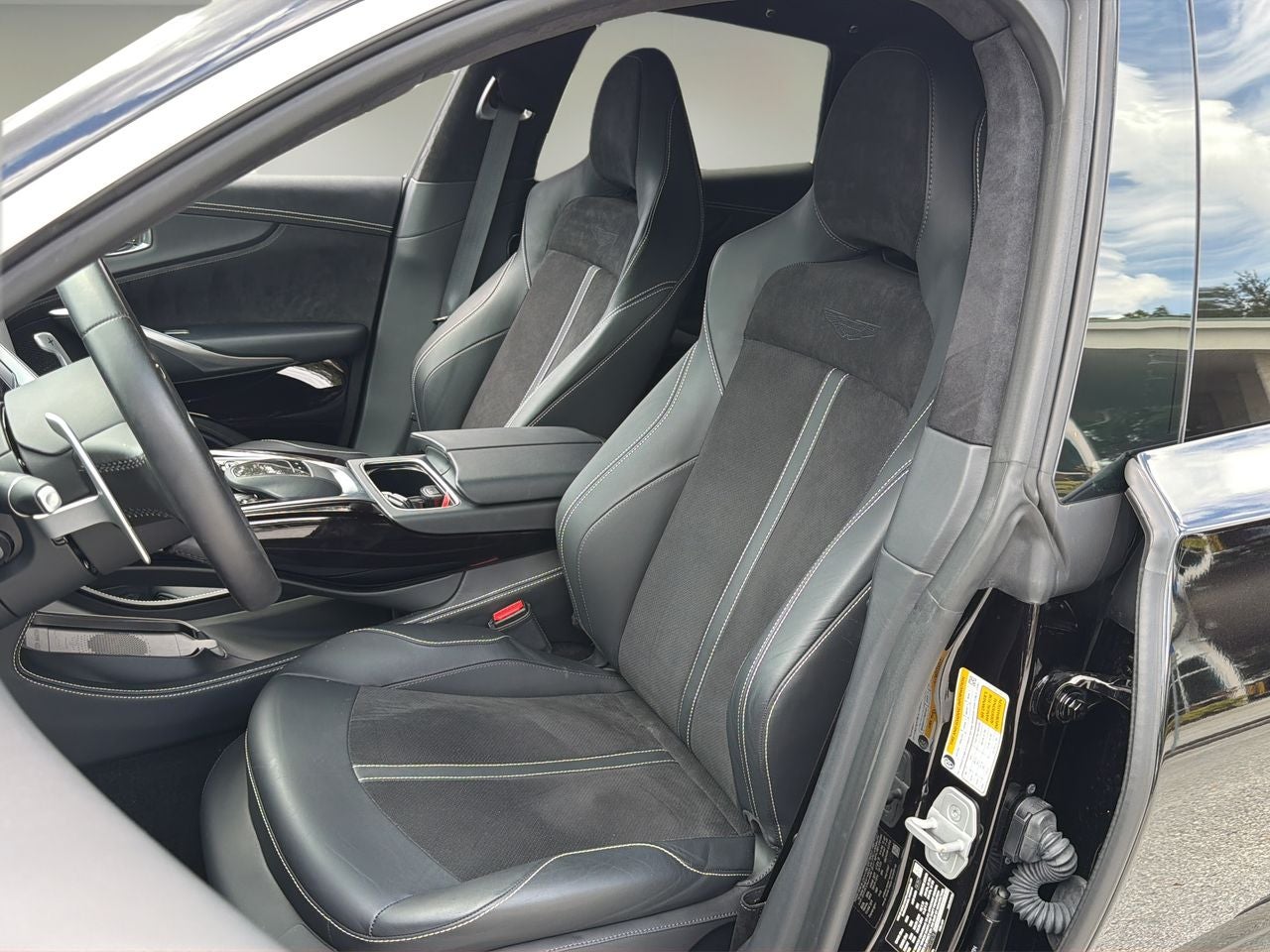 2024 Aston Martin DBX AWD