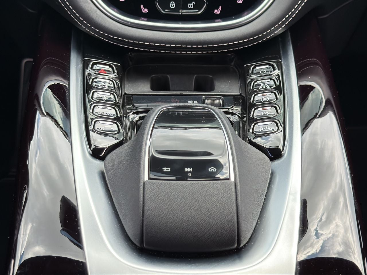 2024 Aston Martin DBX AWD
