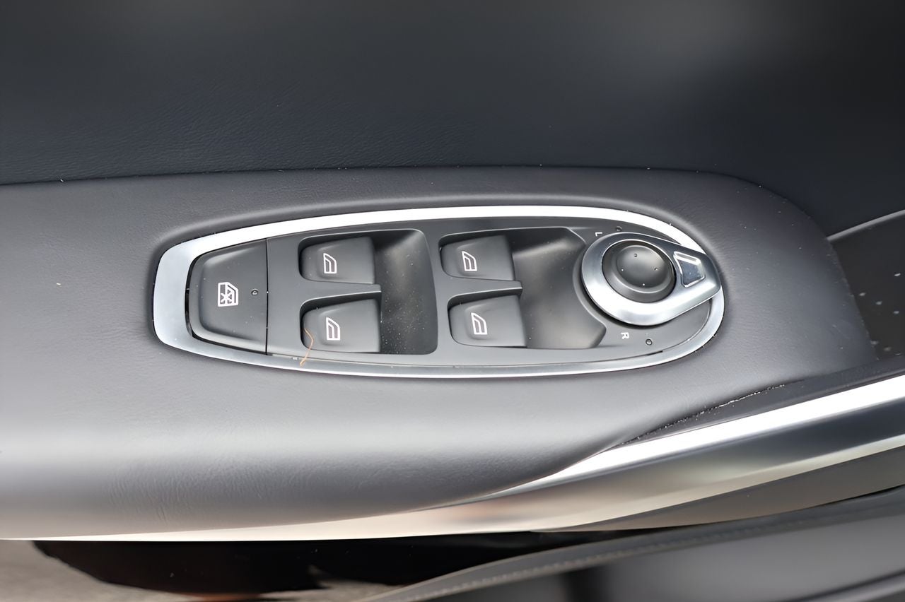 2023 Aston Martin DBX 707