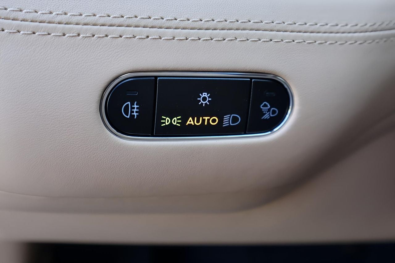 2025 Bentley Bentayga V8