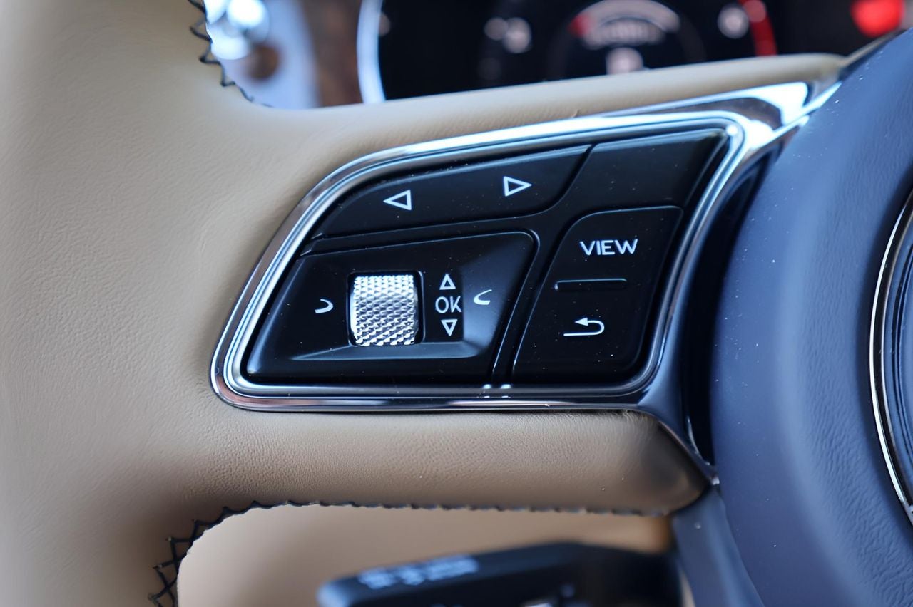 2025 Bentley Bentayga V8