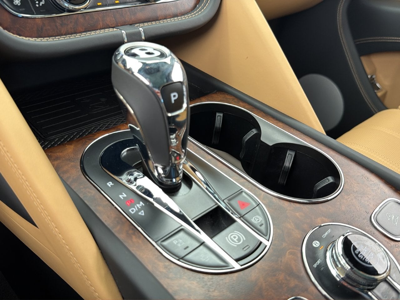 2025 Bentley Bentayga V8