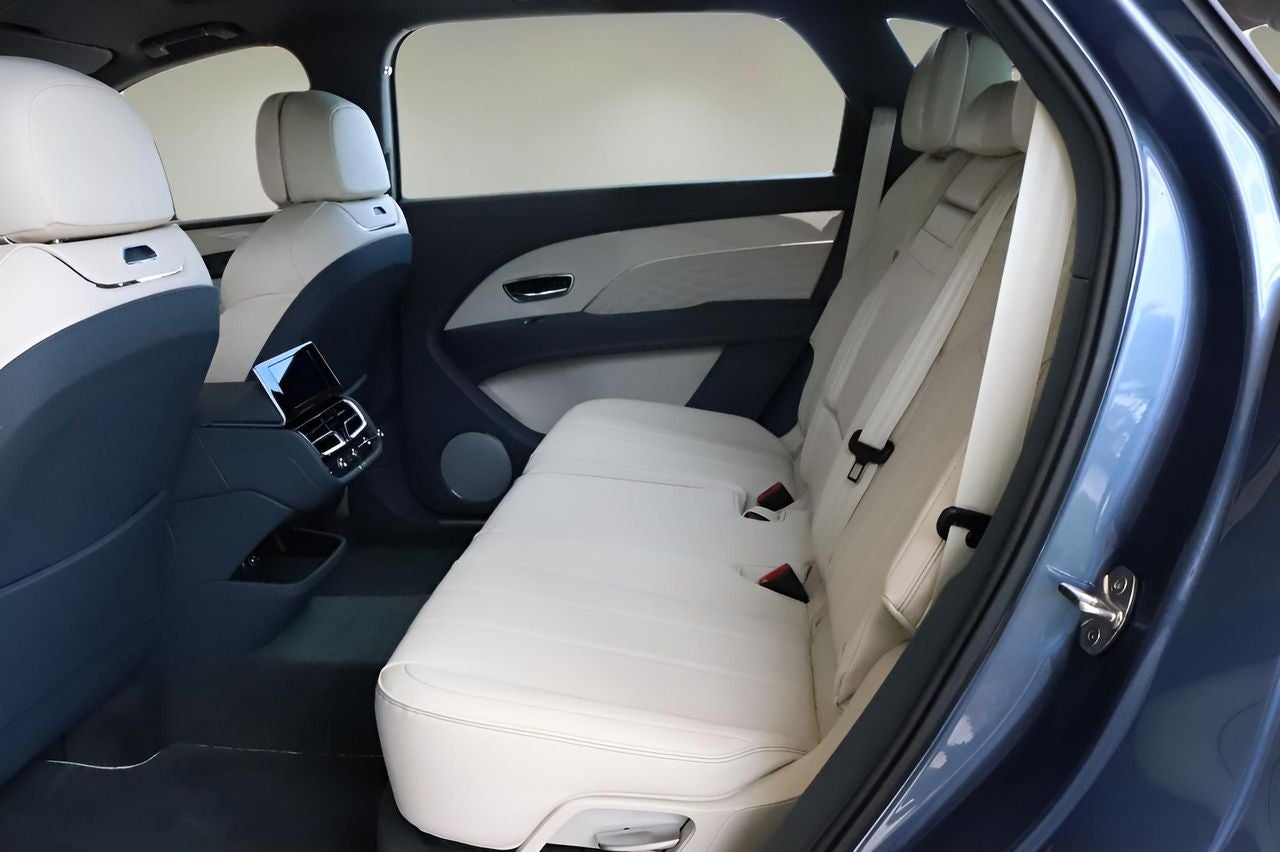 2025 Bentley Bentayga EWB Azure V8