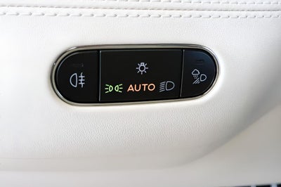 2025 Bentley Bentayga EWB Azure V8