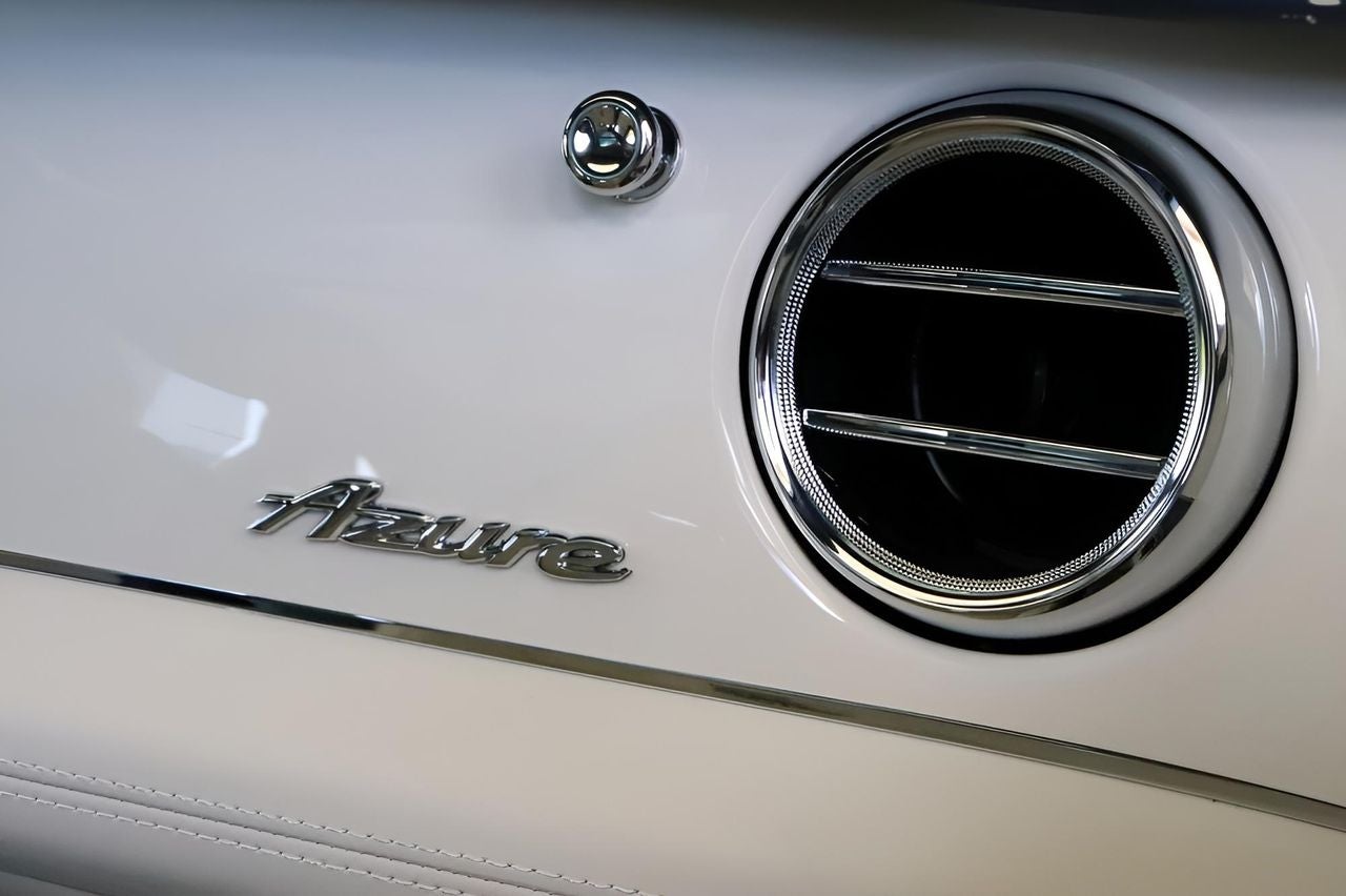 2025 Bentley Bentayga EWB Azure V8