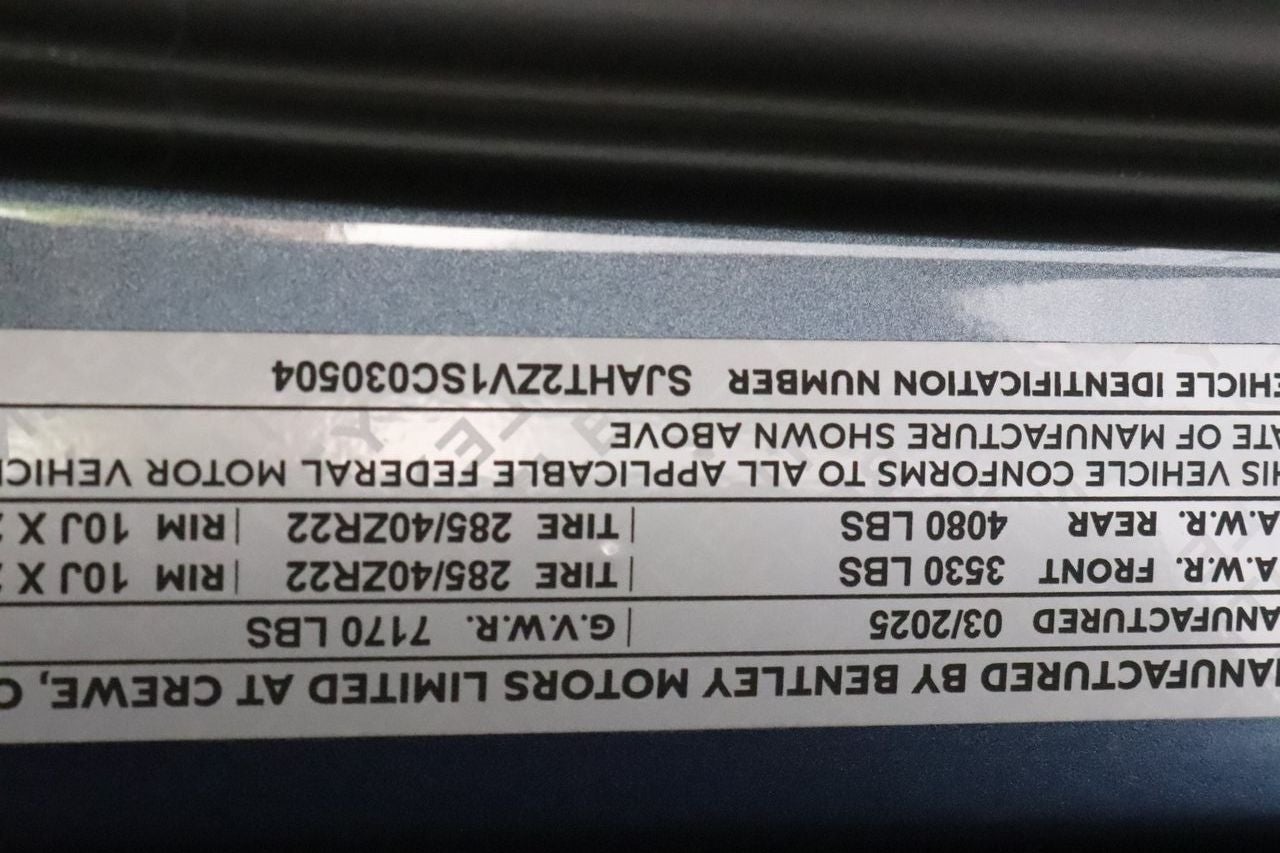 2025 Bentley Bentayga EWB Azure V8