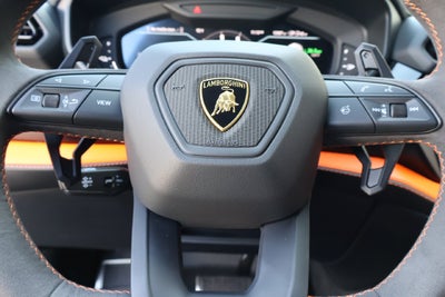 2025 Lamborghini Urus SE