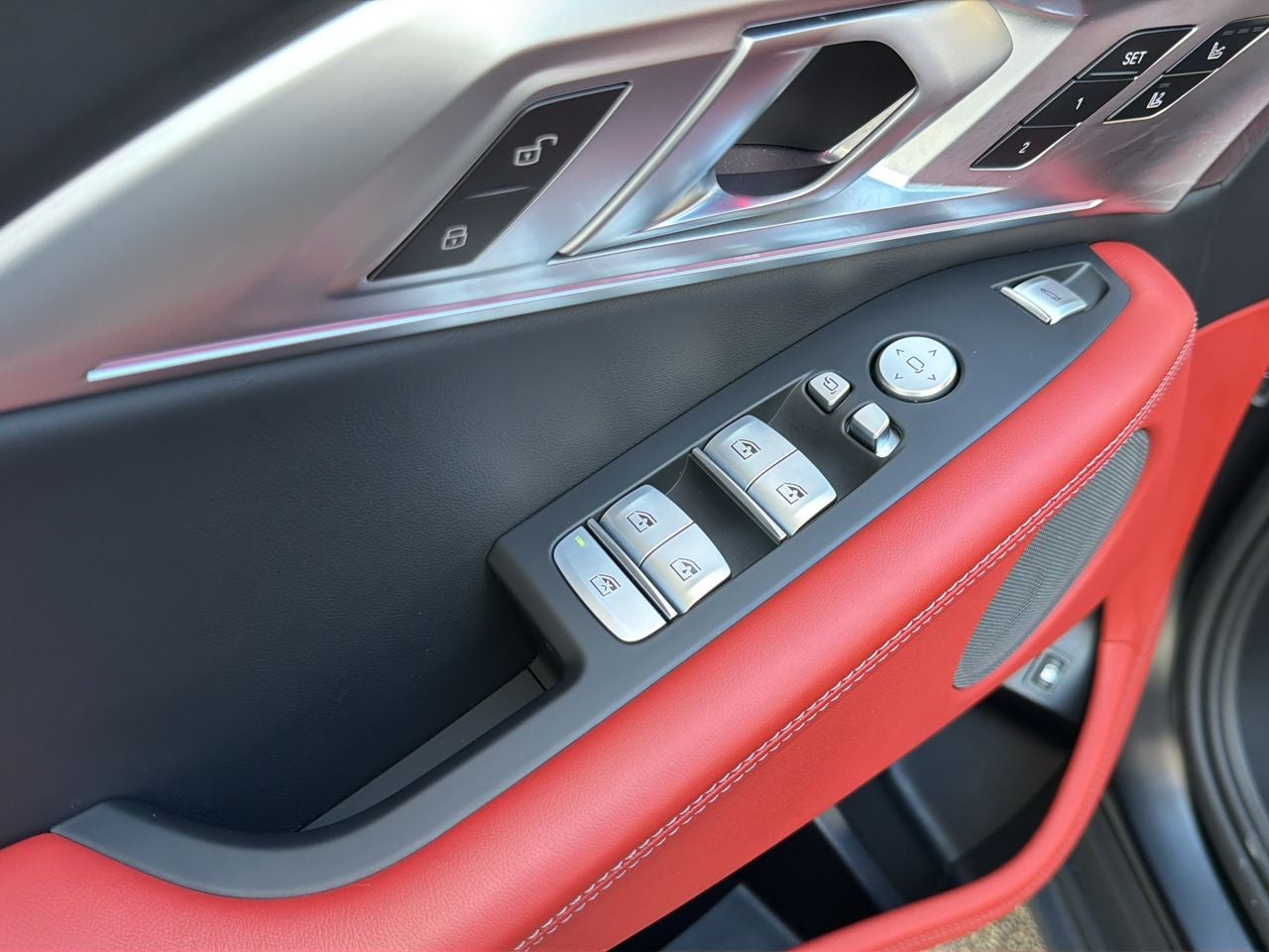 2025 BMW XM Base