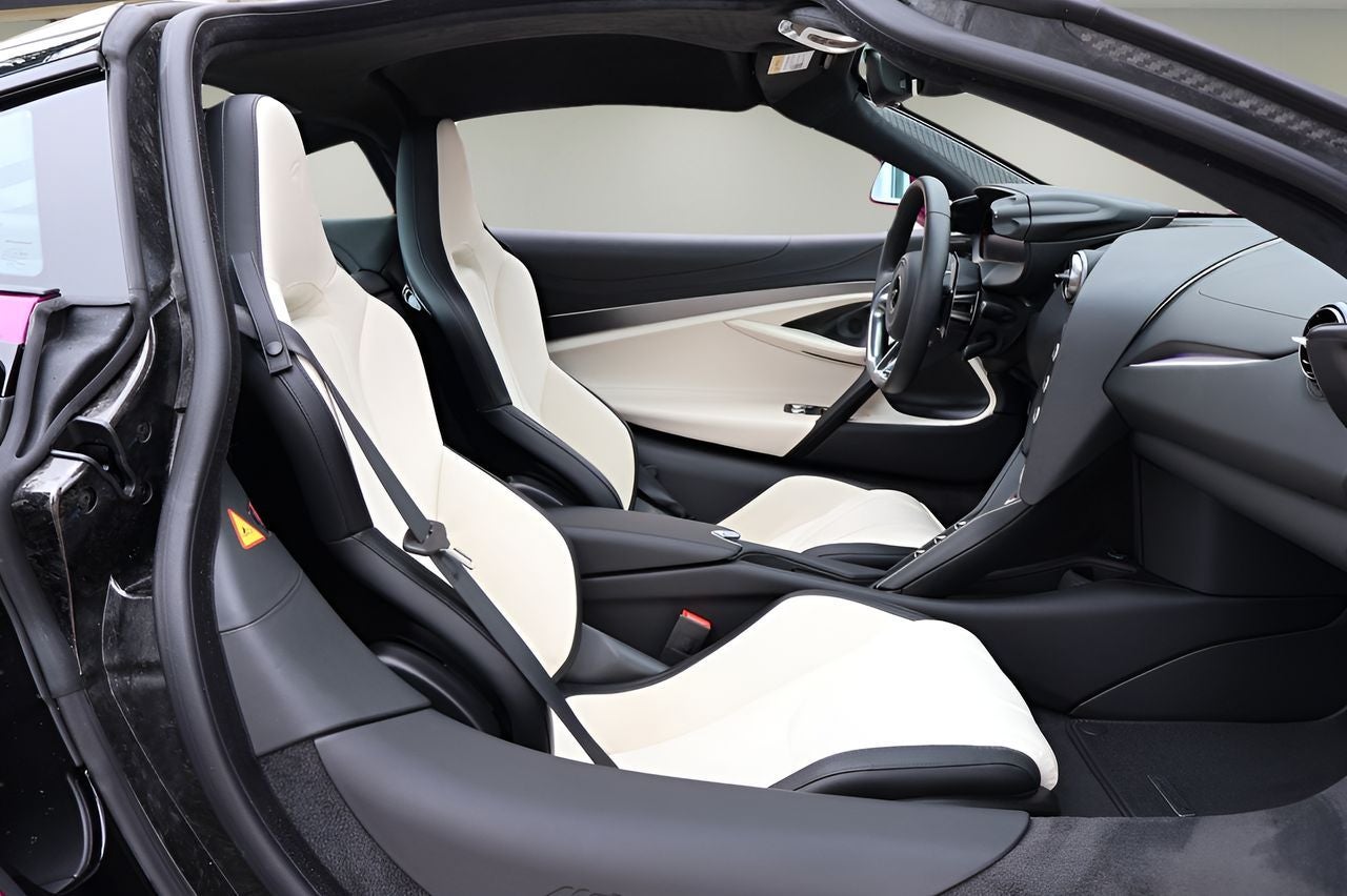 2026 McLaren 750S Base