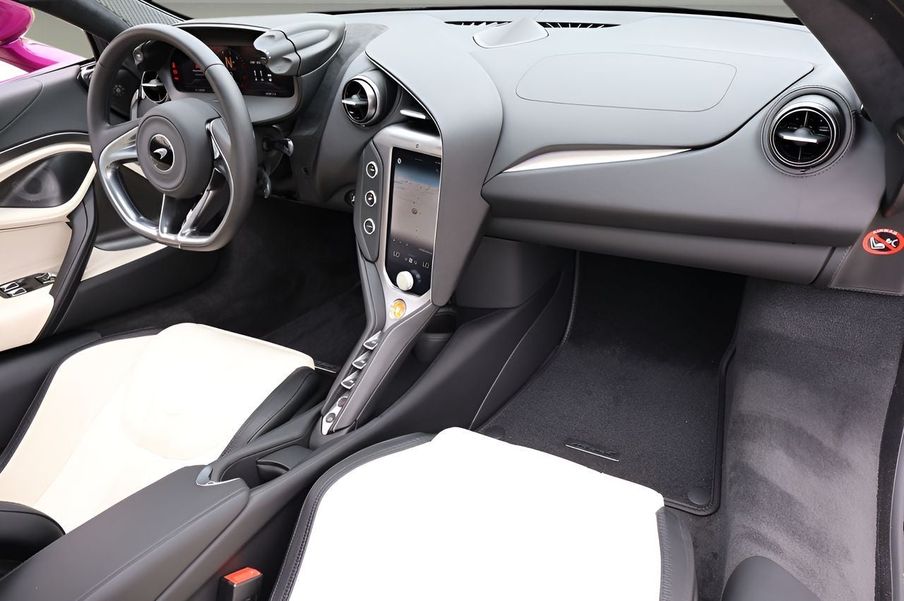 2026 McLaren 750S Base