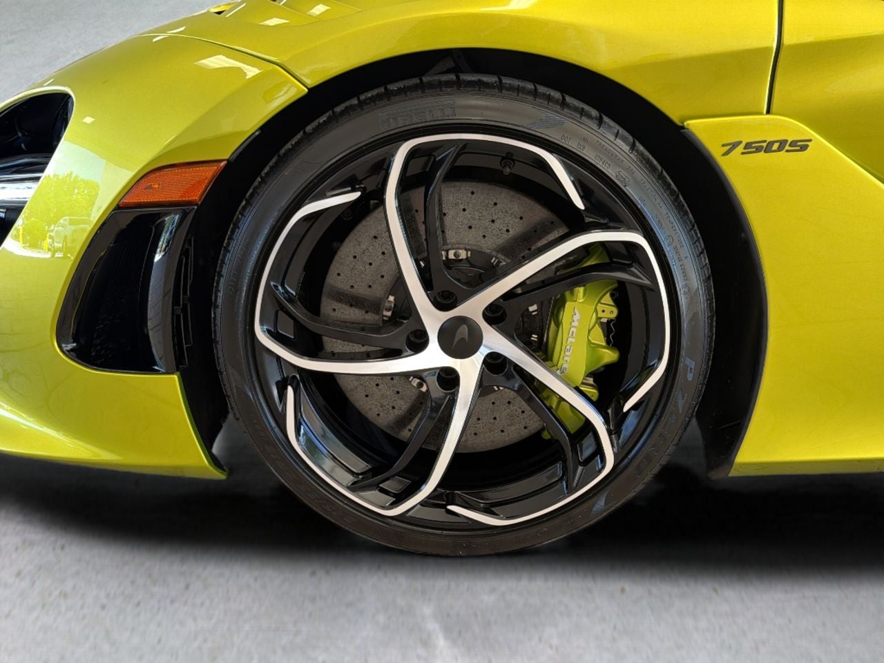 2025 McLaren 750S Base