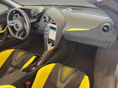 2025 McLaren 750S Base
