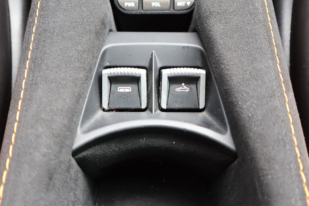 2025 McLaren 750S Base