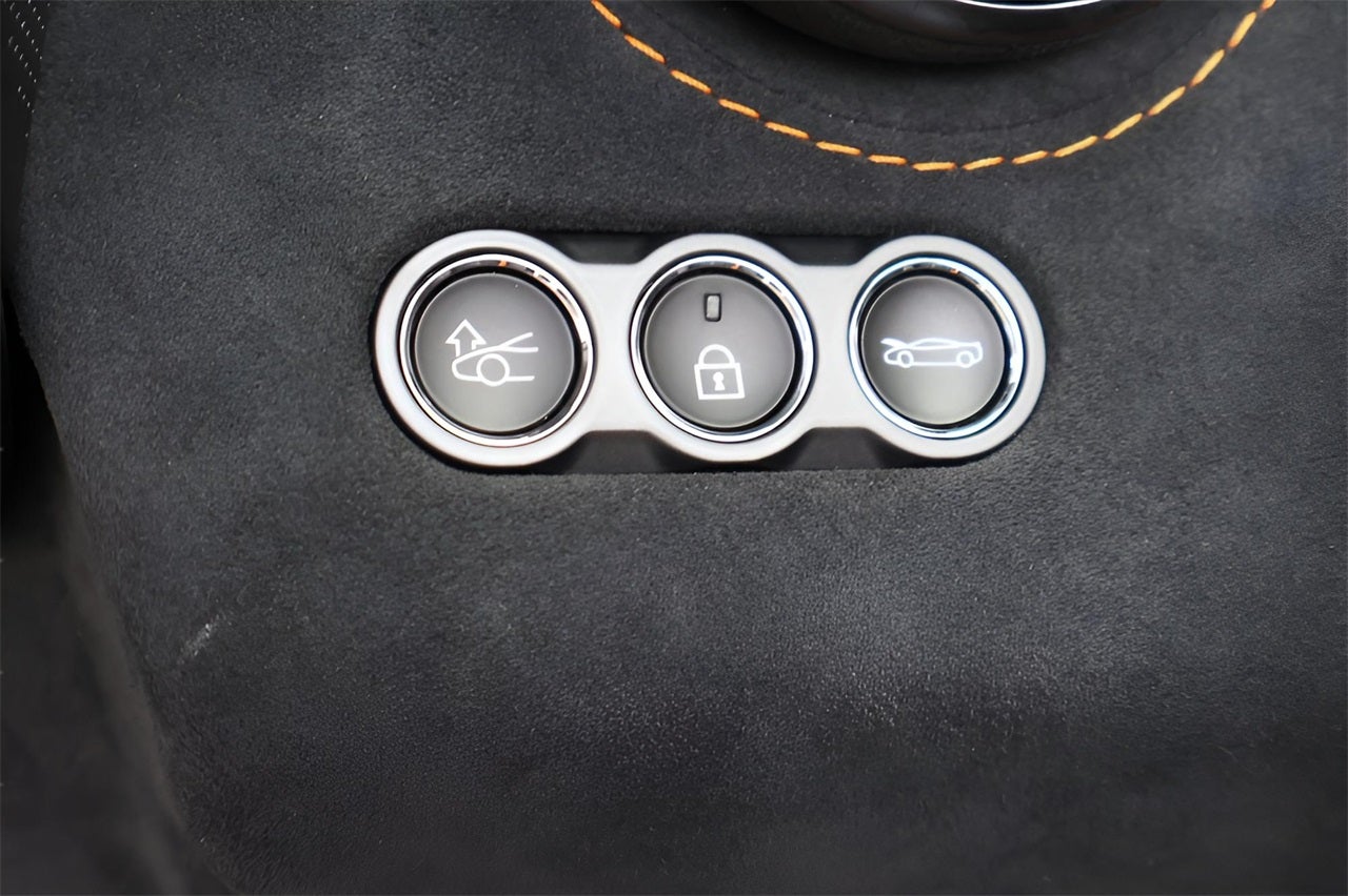 2026 McLaren 750S Base