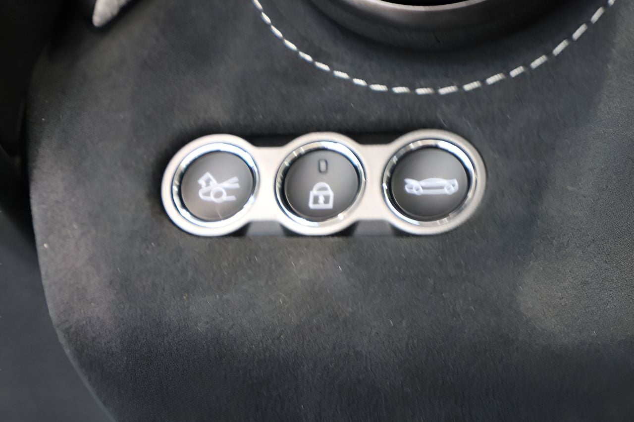 2027 McLaren 750S Base