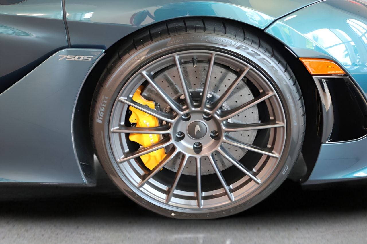2027 McLaren 750S Base