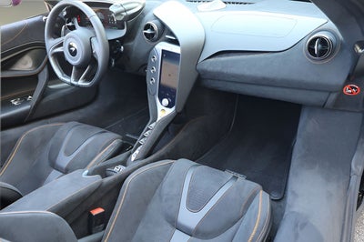 2026 McLaren 750S Base