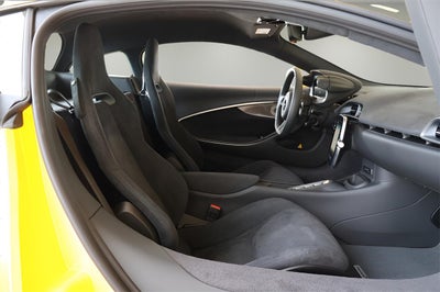 2026 McLaren Artura Base