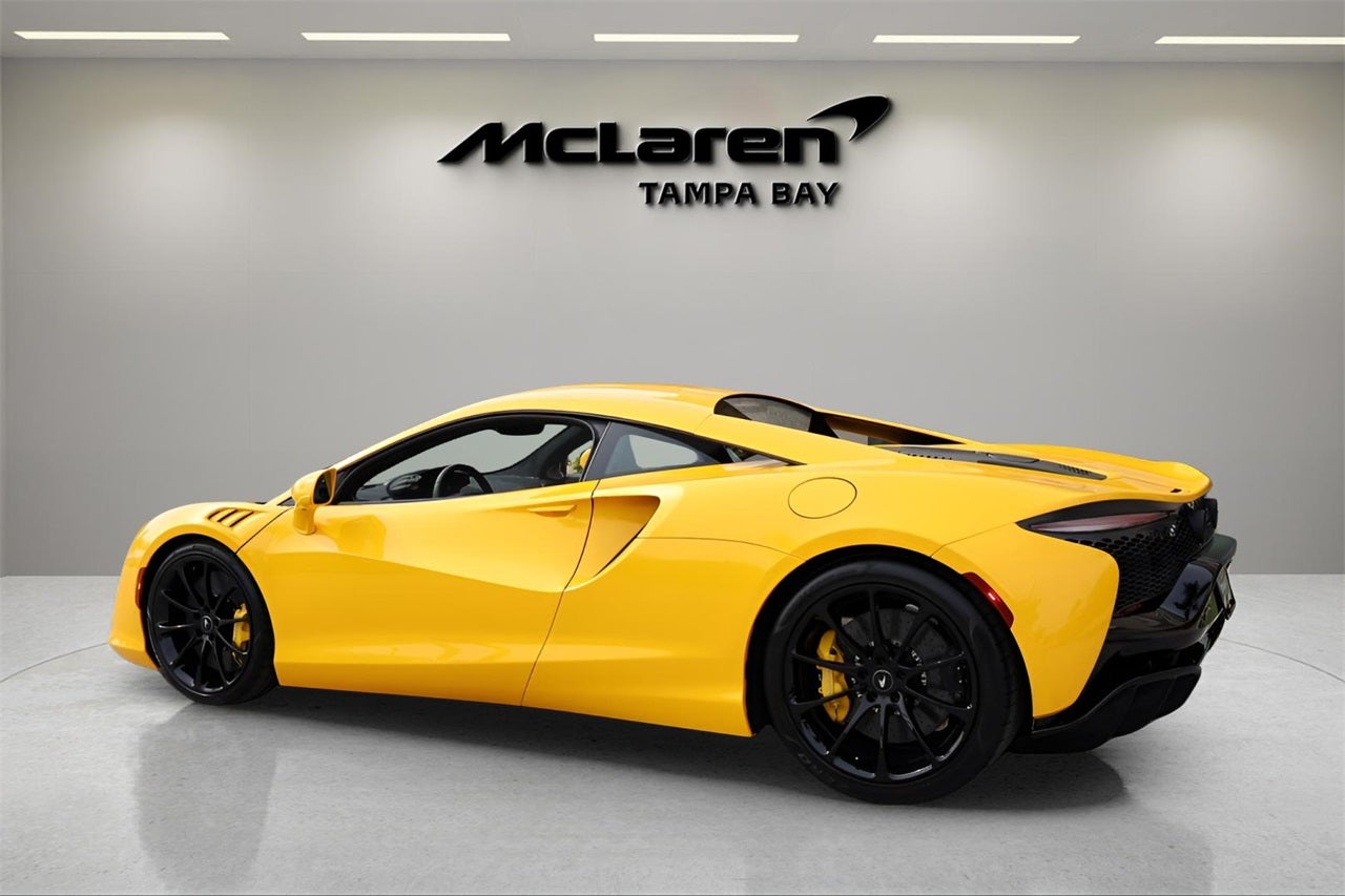 2026 McLaren Artura Base