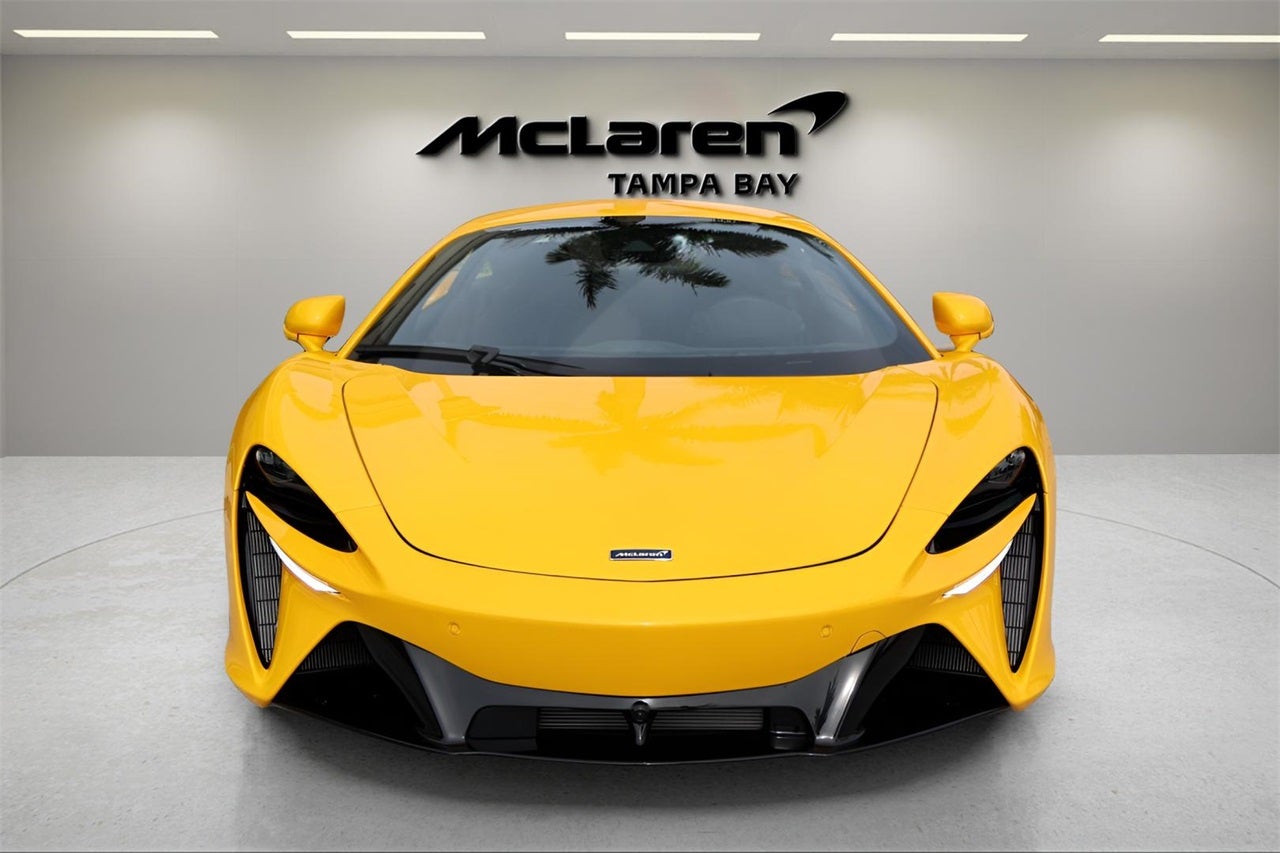 2026 McLaren Artura Base