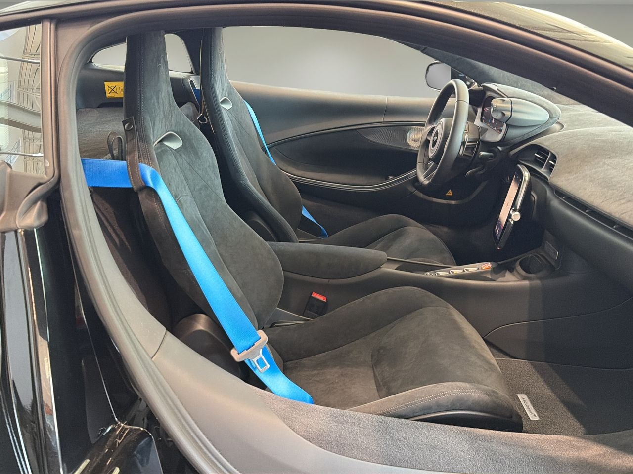 2026 McLaren Artura Base