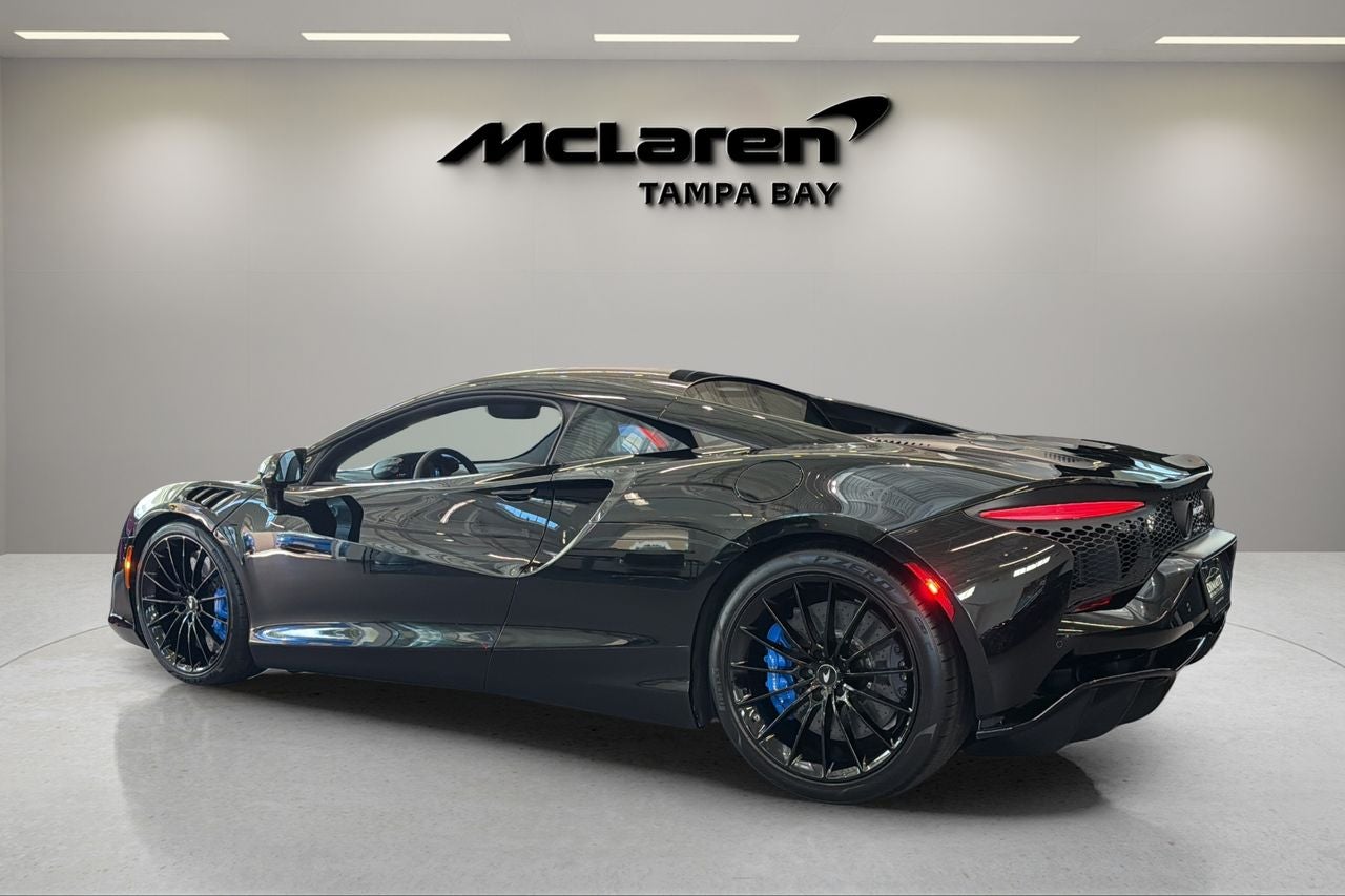 2026 McLaren Artura Base