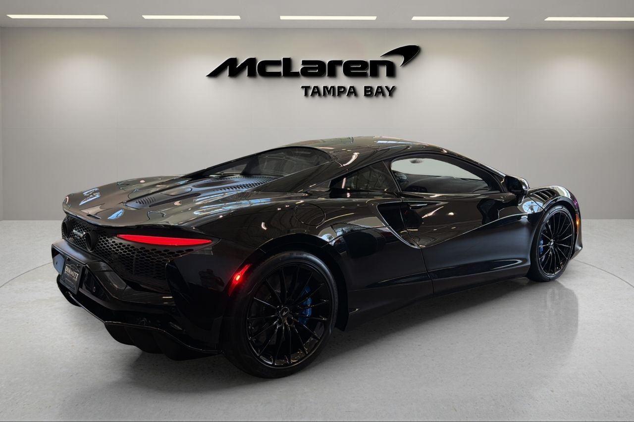 2026 McLaren Artura Base
