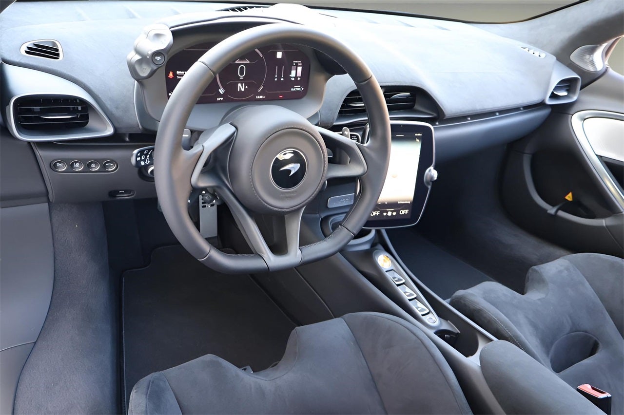 2026 McLaren Artura Base