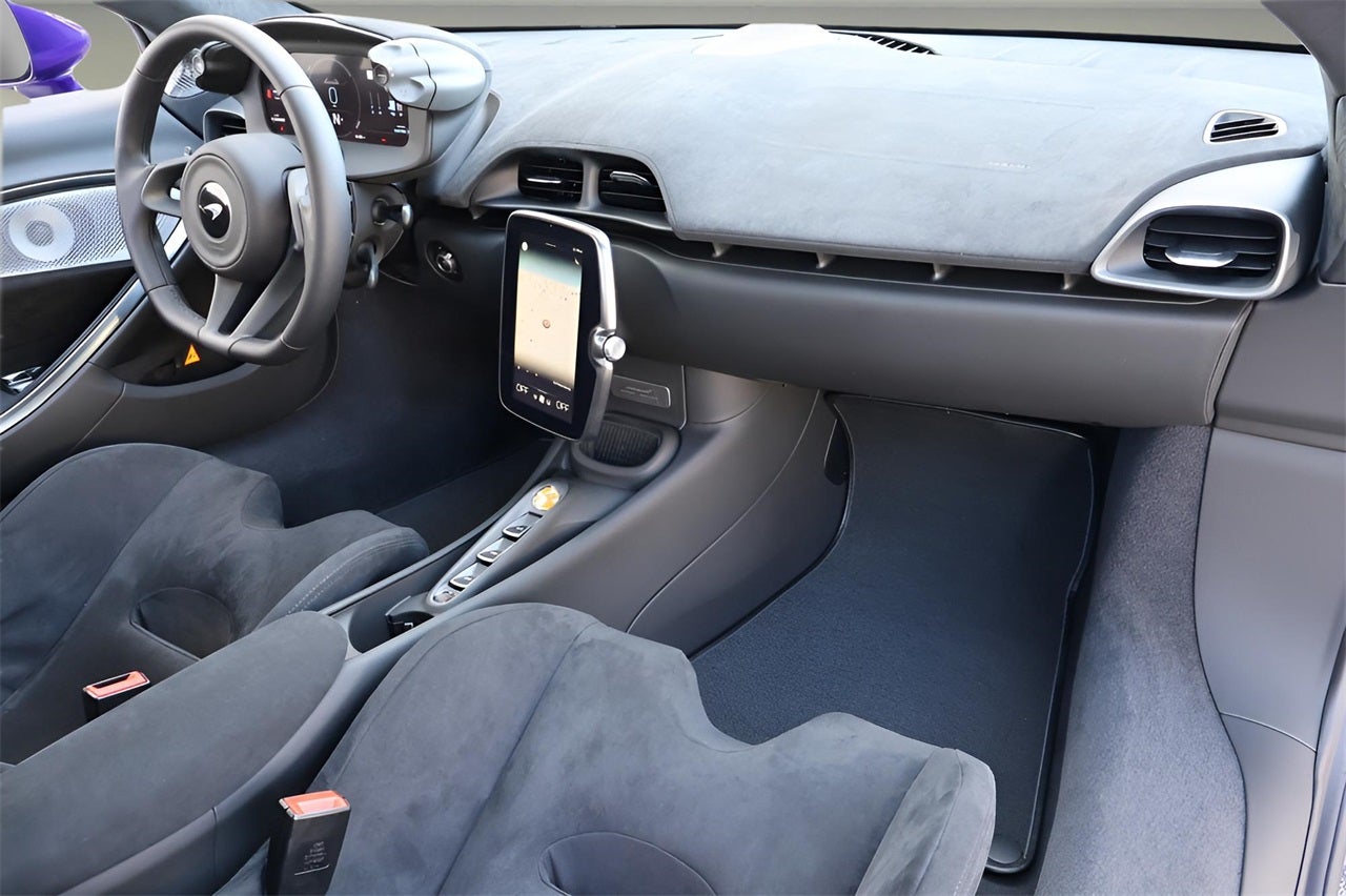 2026 McLaren Artura Base