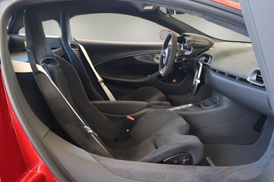 2026 McLaren Artura Base