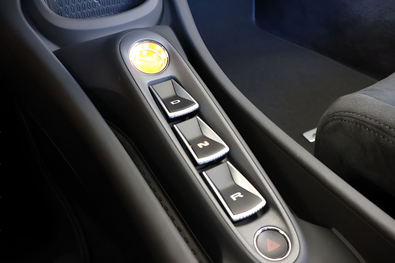 2026 McLaren Artura Base