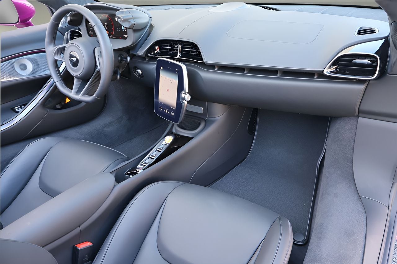 2026 McLaren Artura Base