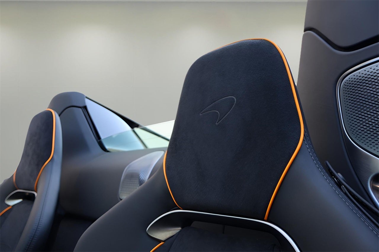 2026 McLaren Artura Base